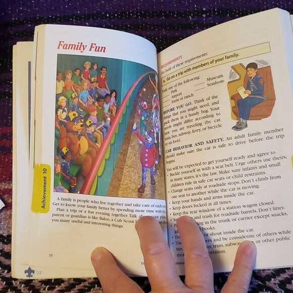 Vintage 1998 Bear Cub Scout Handbook - Picture 3 of 6